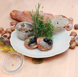 Šnečí paštika se smaženou cibulkou 130 g